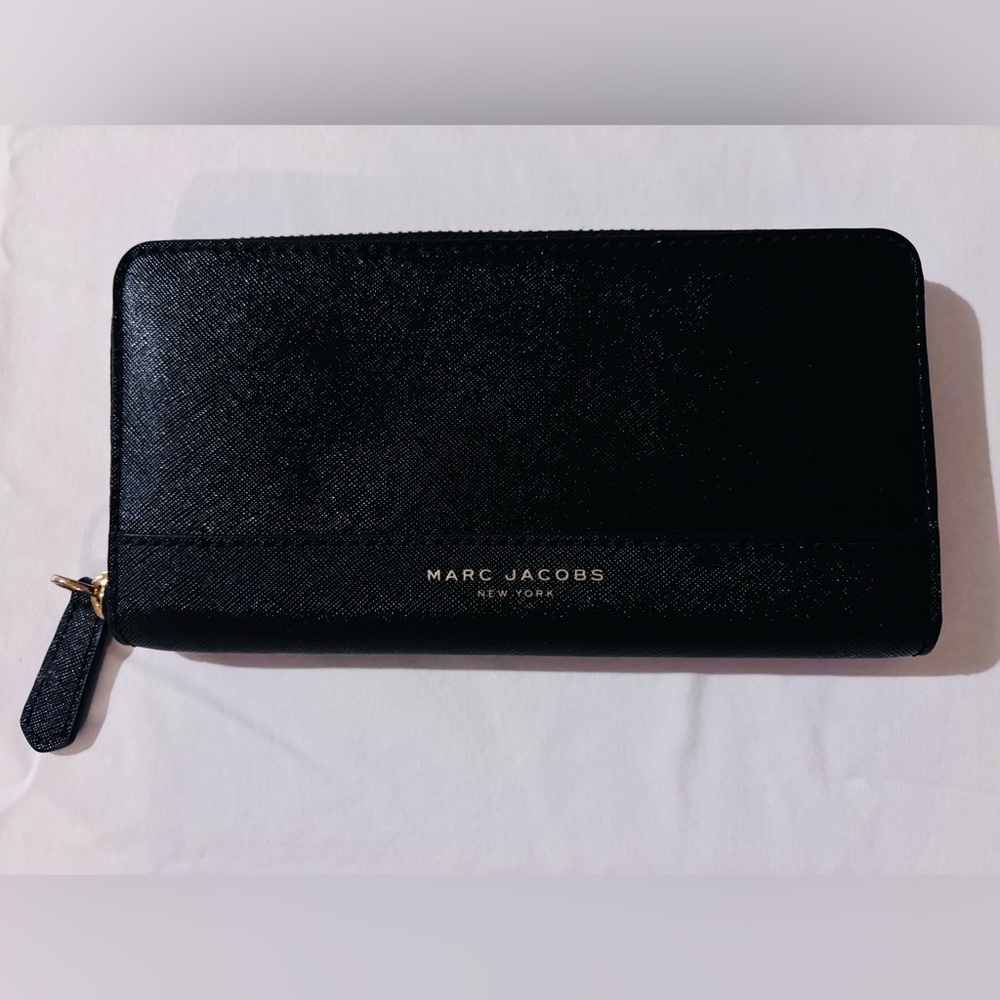 Marc Jacobs Black Saffiano Leather Zip Around Wallet